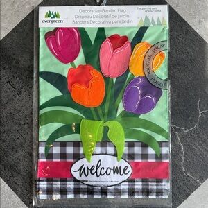 NWT - Evergreen appliqué Garden Flag - “Welcome” Spring Tulip bouquet